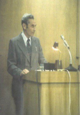 Otto Elsner presenting in Japan
